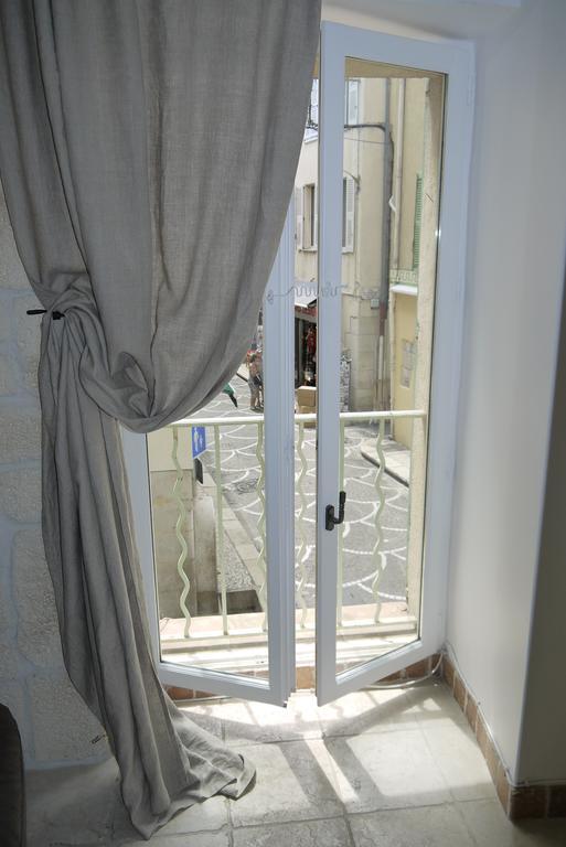 Vieille Ville 1 - Luca'S Apartment, 1 Bedroom, Max 2 Adults And 2 Kids Antibes Zimmer foto