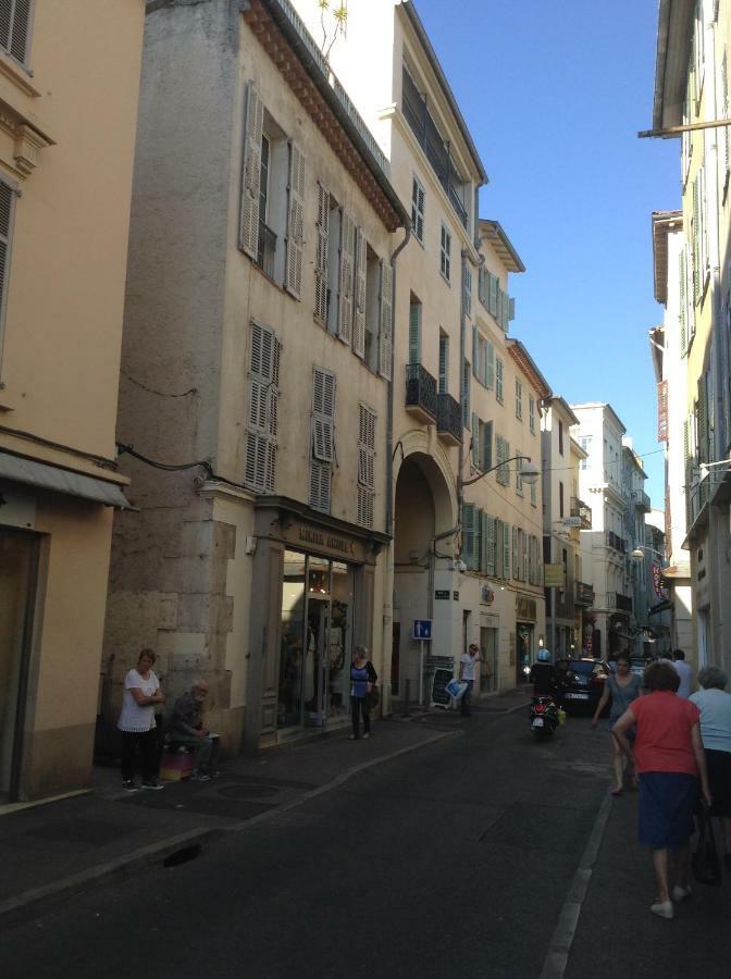 Vieille Ville 1 - Luca'S Apartment, 1 Bedroom, Max 2 Adults And 2 Kids Antibes Exterior foto