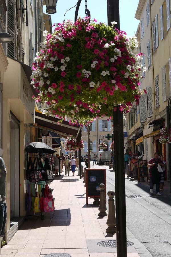 Vieille Ville 1 - Luca'S Apartment, 1 Bedroom, Max 2 Adults And 2 Kids Antibes Exterior foto